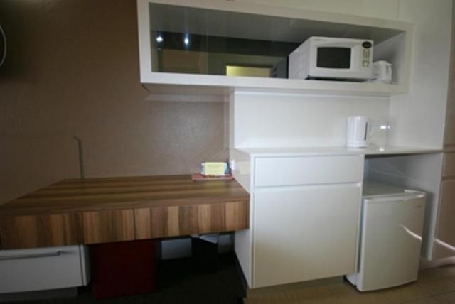 Red Cedars Motel Canberra Zimmer foto