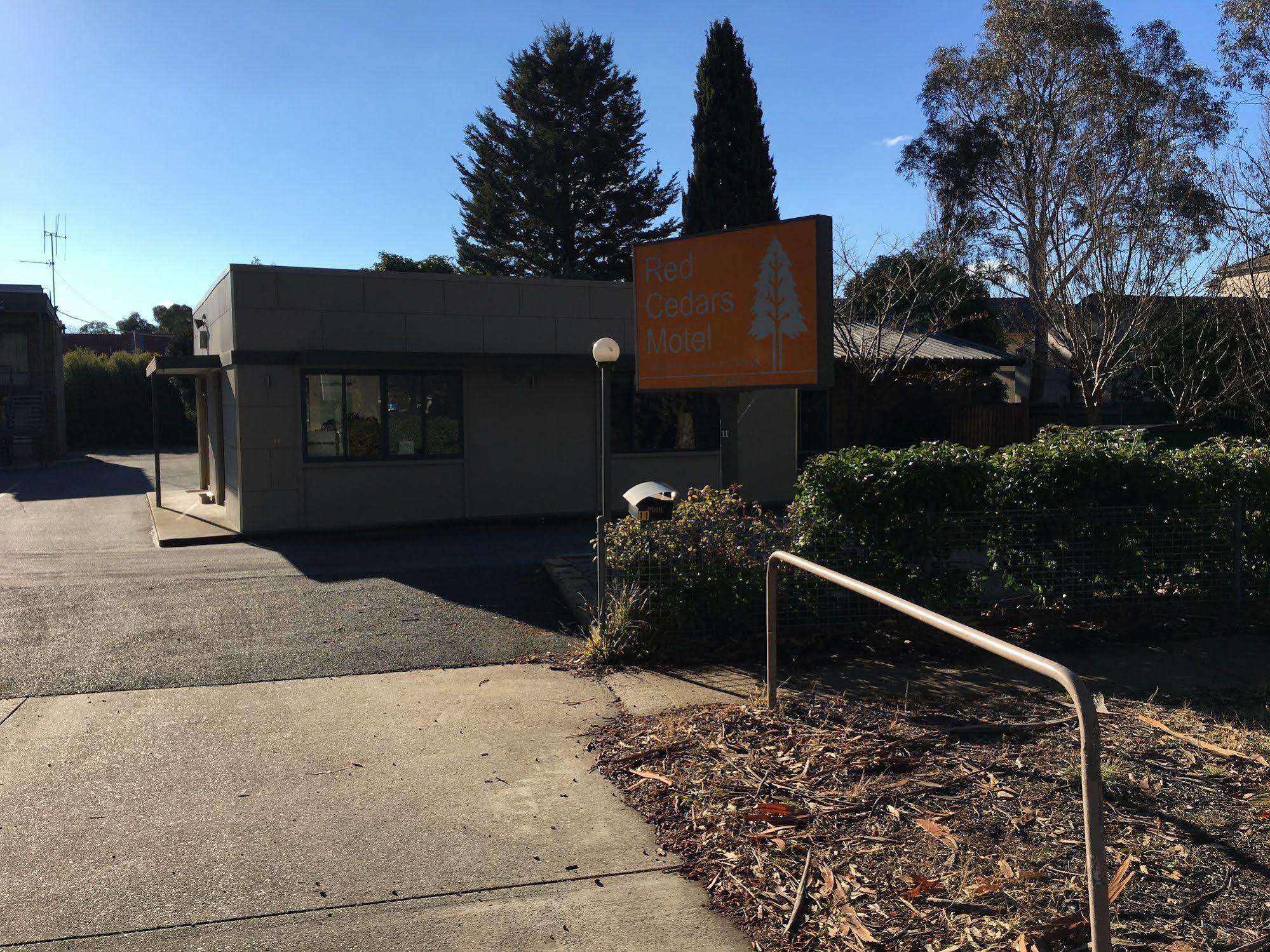 Red Cedars Motel Canberra Exterior foto